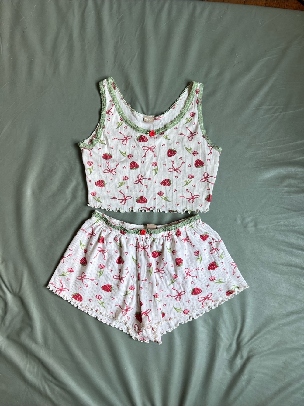 Messy Bun Strawberry Cropped Tank & Shorts Sleep Set - White/Red Cottagecore